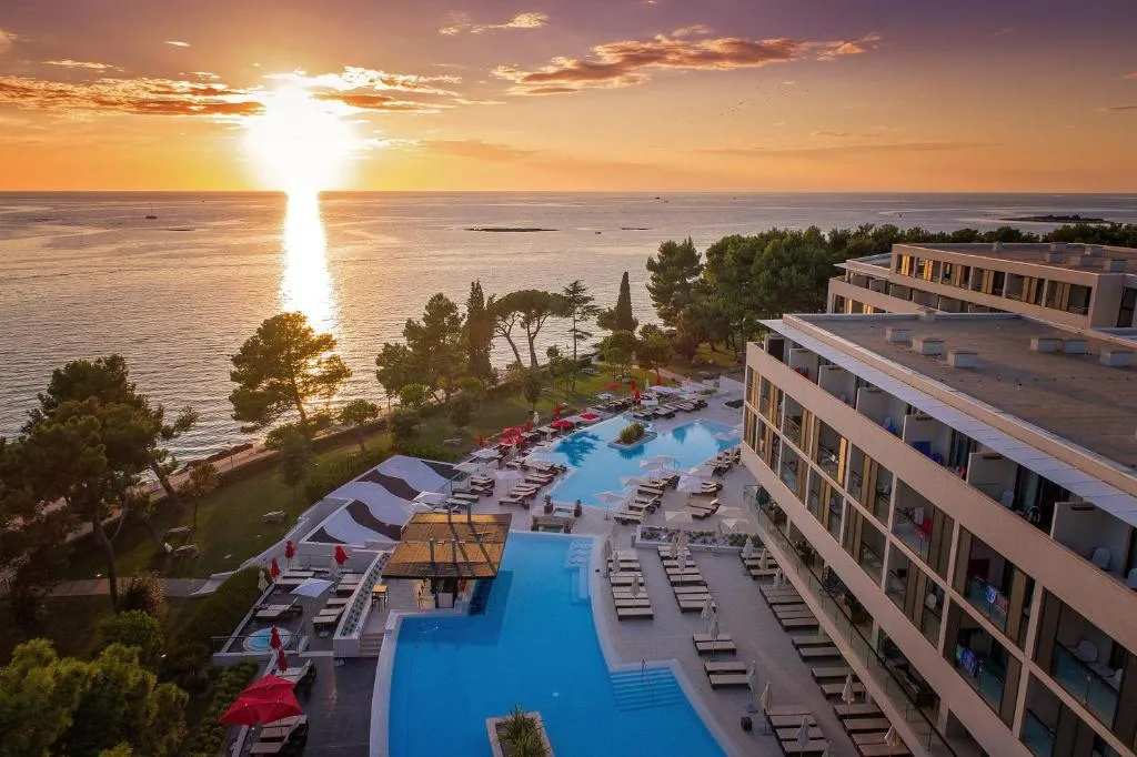 Hotel Parentium Plava Laguna - 4-star hotel in Zelena Laguna, Poreč, Istria - photo 1