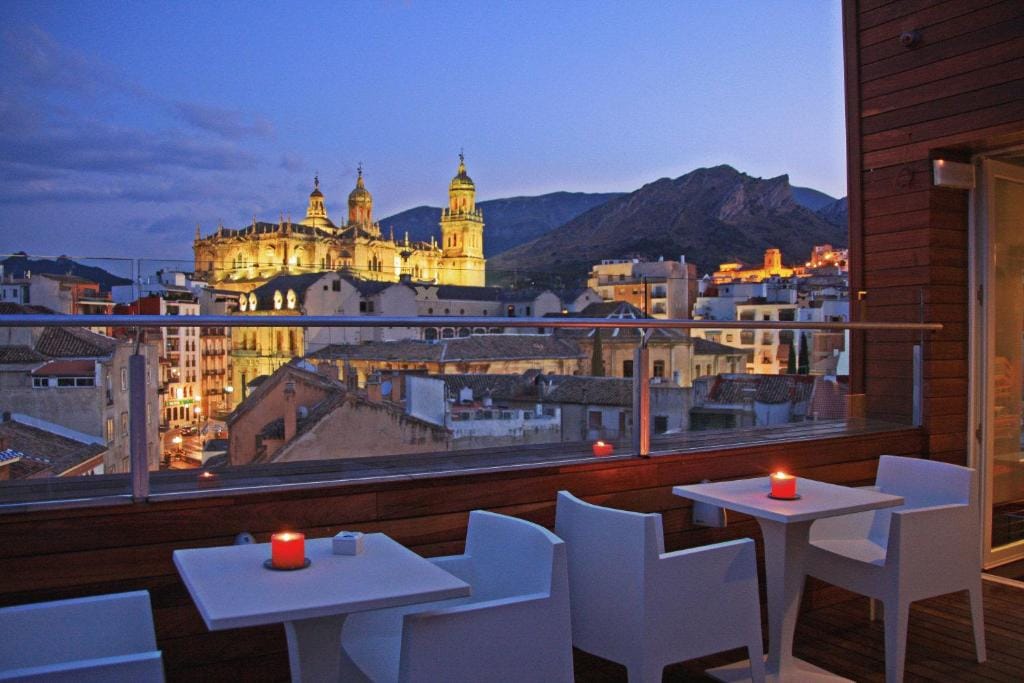 HOTEL XAUEN en pleno centro con acceso autorizado y a 100m de la Catedral - 3-star hotel in Jaén, Jaén - photo 1