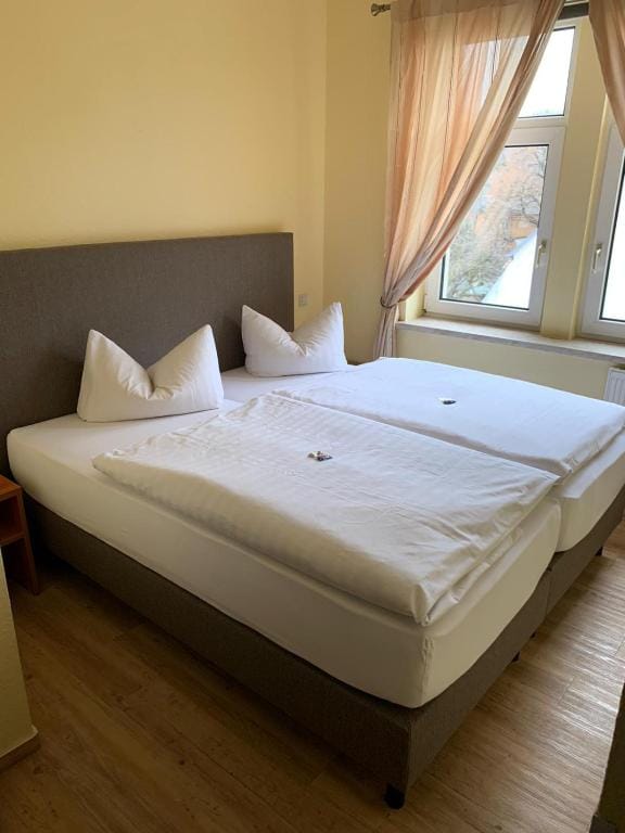Hotel Thüringer Hof - Hotel de null estrellas en Jena, Jena - photo 1