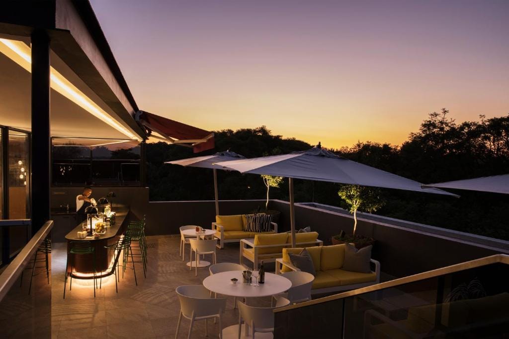 Home Suite Hotels Rosebank - 4-star hotel in Johannesburg, Johannesburg - photo 1