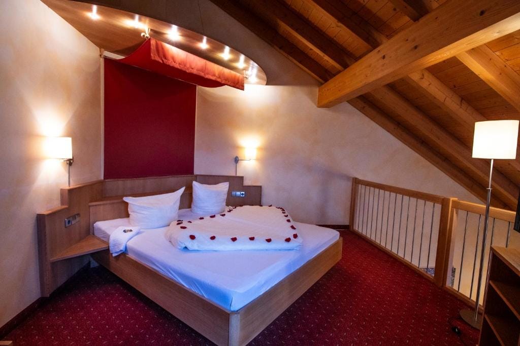 Hotel-Restaurant Fröhlich - 3-star hotel in Kaiserslautern, Kaiserslautern - photo 1