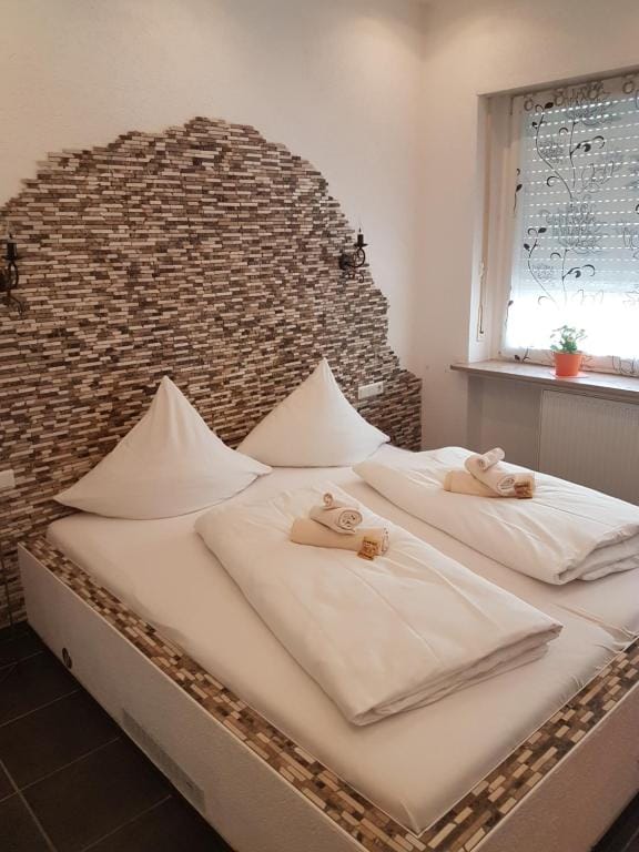 Hotel Schweizer Stubb - 3-star hotel in Kaiserslautern, Kaiserslautern - photo 1