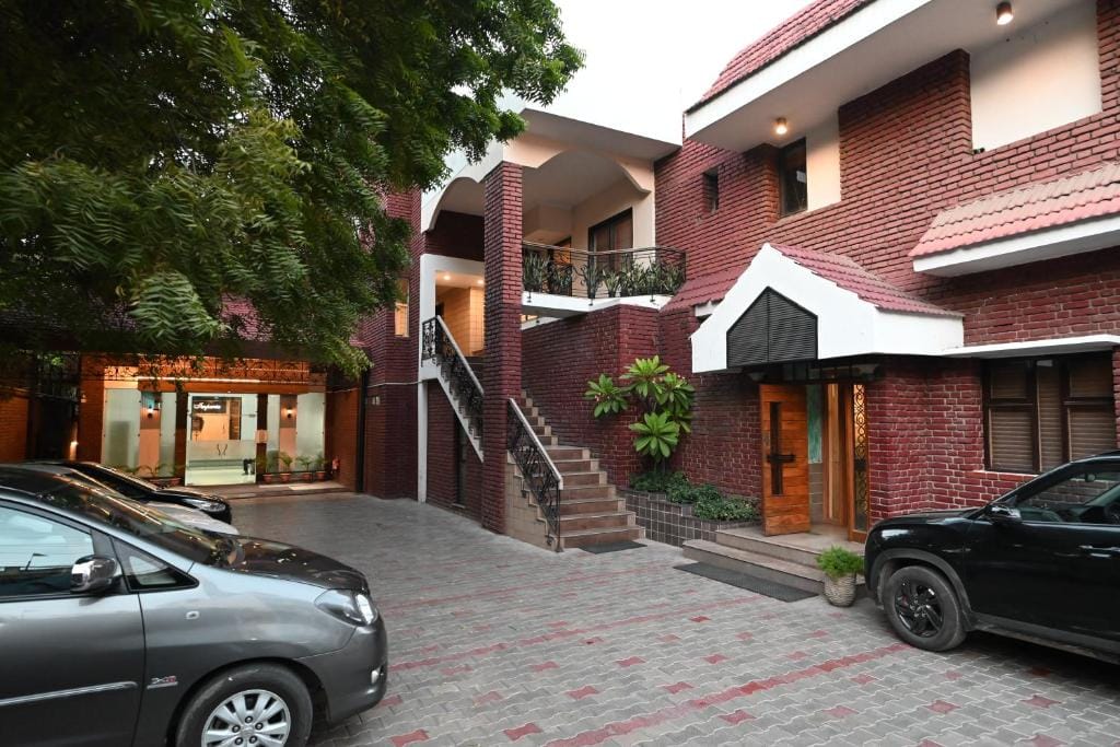 Little Chef Hotel - 3-star hotel in Kānpur, Kanpur - photo 1