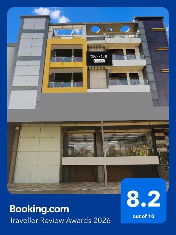 OYO Townhouse Awas Vikas Kalyanpur - 4-star hotel in Kānpur, Kanpur - photo 1