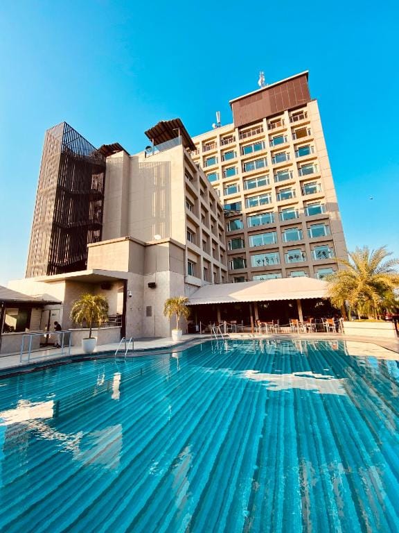 The Landmark Towers - 5-star hotel in Kānpur, Kanpur - photo 1