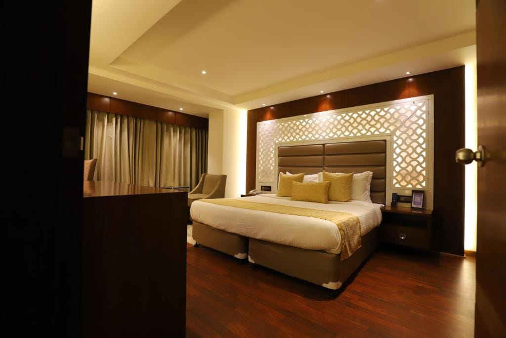 The Pristine Hotel - 5-star hotel in Kānpur, Kanpur - photo 1