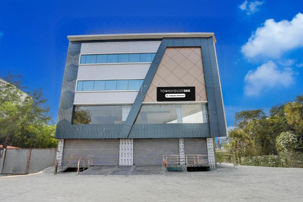Townhouse Oak Panki Railway Junction Formerly Hotel Rudra - 4-star hotel in Kānpur, Kanpur - photo 1
