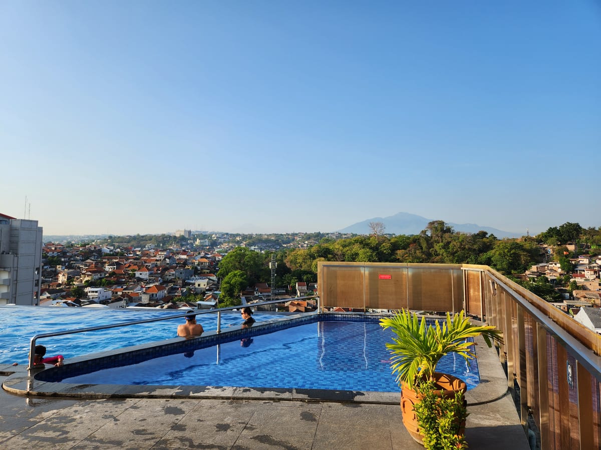 Aston Inn Pandanaran - Semarang - Hotel de 4 estrelas em Kota Semarang, Kota Semarang - photo 1
