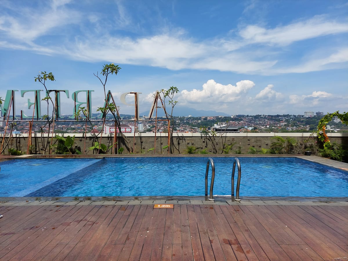 HORISON ULTIMA Sentraland Simpang Lima Semarang - Hotel de 4 estrelas em Kota Semarang, Kota Semarang - photo 1