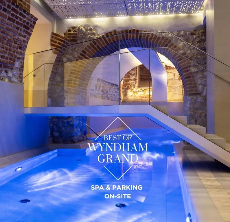 Wyndham Grand Krakow Old Town - Hotel de 5 estrelas em Old Town, Krakow - photo 1