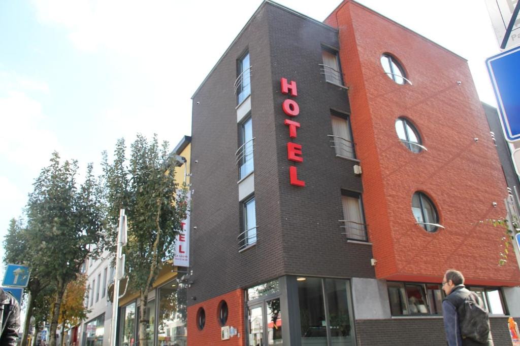 Hotel La Louve - Hotel de 3 estrelas em La Louvière, La Louvière - photo 1
