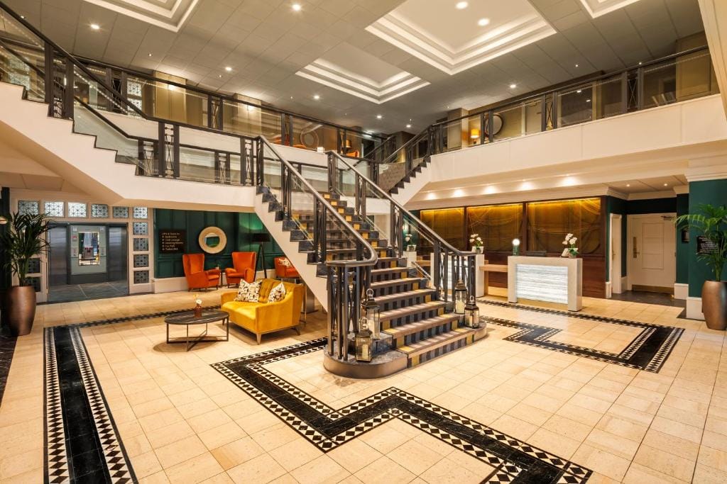Crowne Plaza Leeds by IHG - 4-star hotel in Leeds, Leeds - photo 1