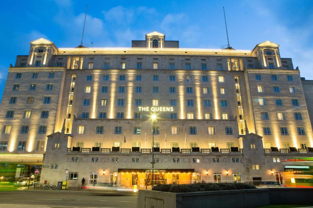 The Queens Hotel - 4-star hotel in Leeds, Leeds - photo 1