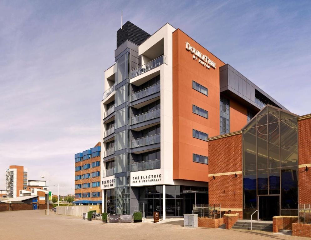 DoubleTree by Hilton Lincoln - Hotel de 4 estrellas en Lincoln, Lincoln - photo 1