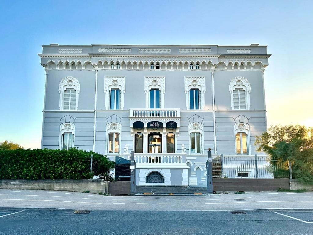 Hotel Universal - 3-star hotel in Livorno, Livorno - photo 1