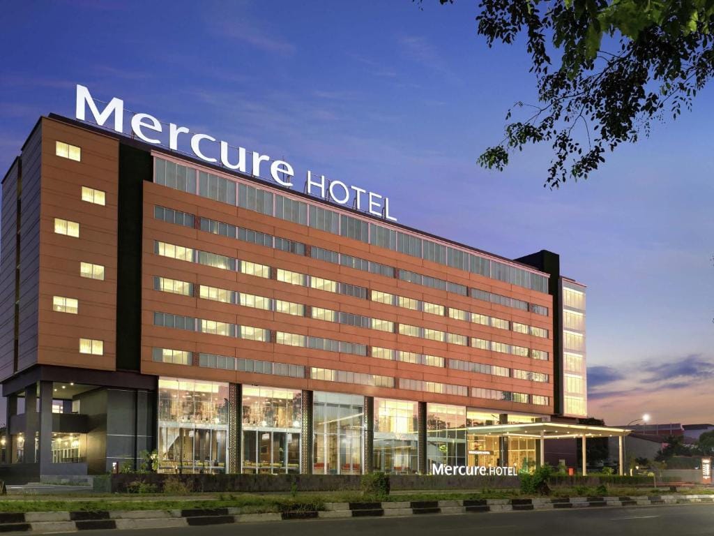 Mercure Makassar Nexa Pettarani - 4-star hotel in Makassar, Makassar - photo 1