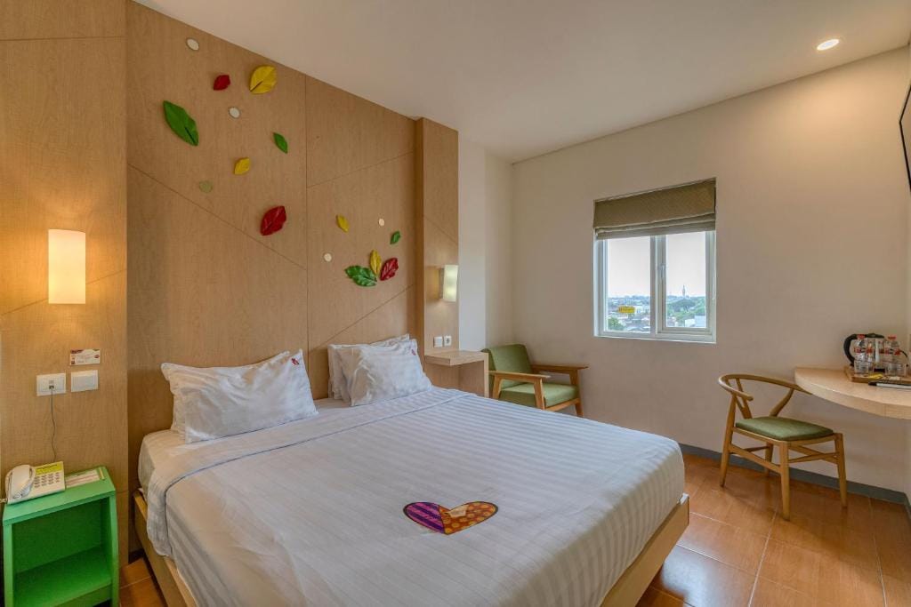 Ascent Hotel & Cafe Malang - 3-star hotel in Malang, Malang - photo 1