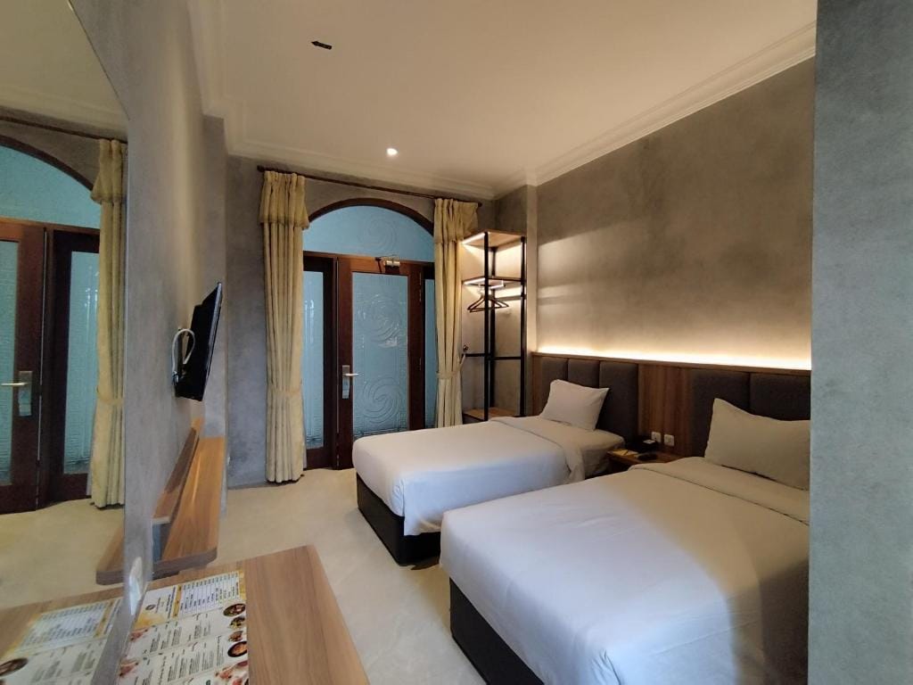 The Grand Palace Hotel Malang - 3-star hotel in Malang, Malang - photo 1
