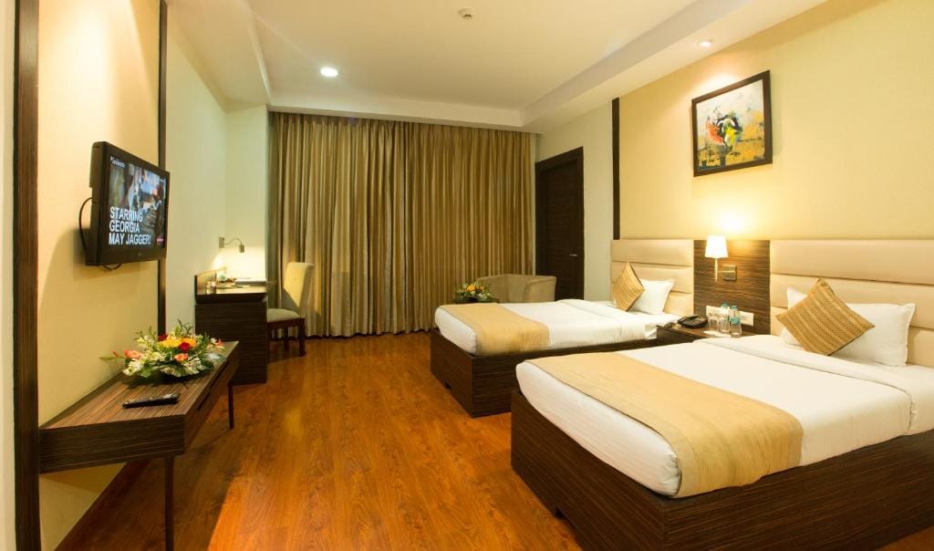 Hyphen Premier-Business Hotel - 4-star hotel in Meerut, Meerut - photo 1