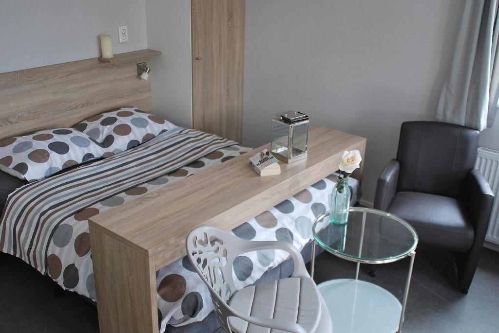 Hotel Chalets Middelburg - Hotel de 4 estrellas en Middelburg, Middelburg - photo 1