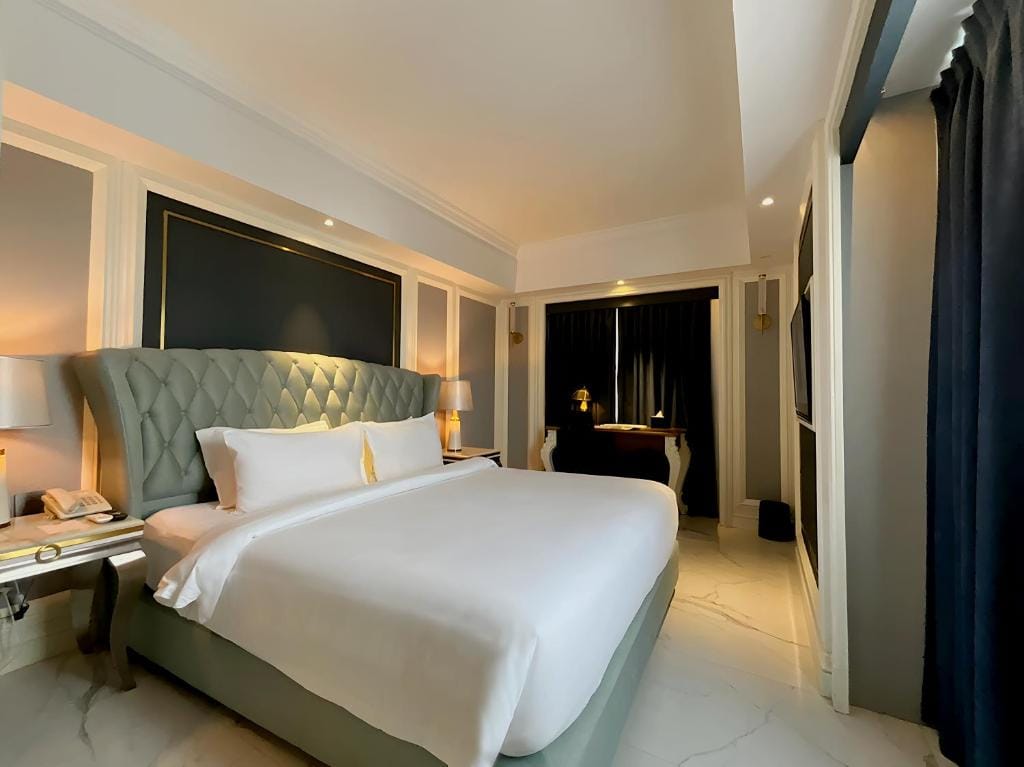 Grand Eska Hotel & Suites Batam - 4-star hotel in Nagoya, Nagoya - photo 1