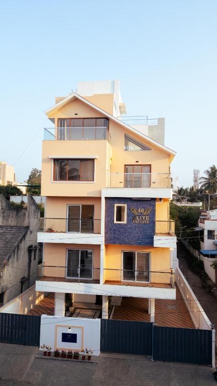 46 Elite Enclave - Hotel de 3 estrellas en Nashik, Nashik - photo 1