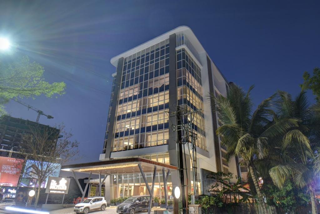 The SSK Solitaire Boutique Hotel and SPA - 3-star hotel in Nashik, Nashik - photo 1