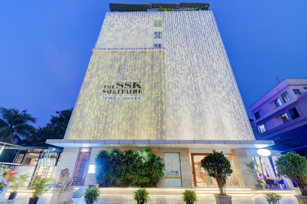 The SSK Solitaire Hotel & Banquets - 3-star hotel in Nashik, Nashik - photo 1