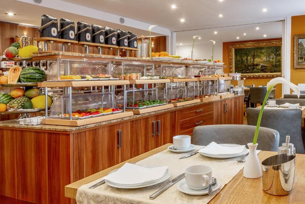TIPTOP Hotel Burgschmiet Garni - Hotel de 3 estrelas em Nürnberg, Nürnberg - photo 1