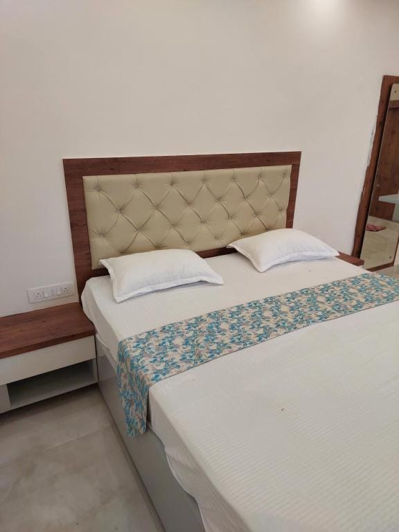 Hotel Aastha & Banquets - 3-star hotel in Patna, Patna - photo 1