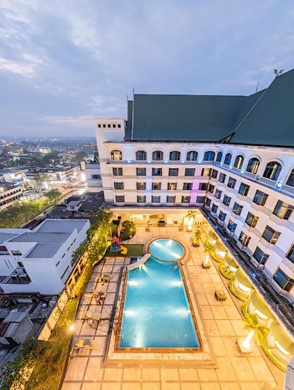 Grand Jatra Hotel Pekanbaru - 5-star hotel in Pekanbaru, Pekanbaru - photo 1
