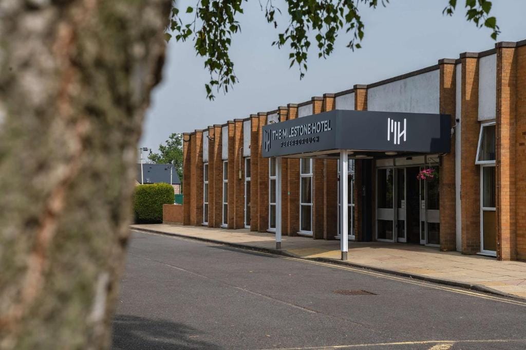 The Milestone Hotel, Peterborough Cambridgeshire, Sure Collection by Best Western - 4-star hotel in Peterborough, Peterborough - photo 1