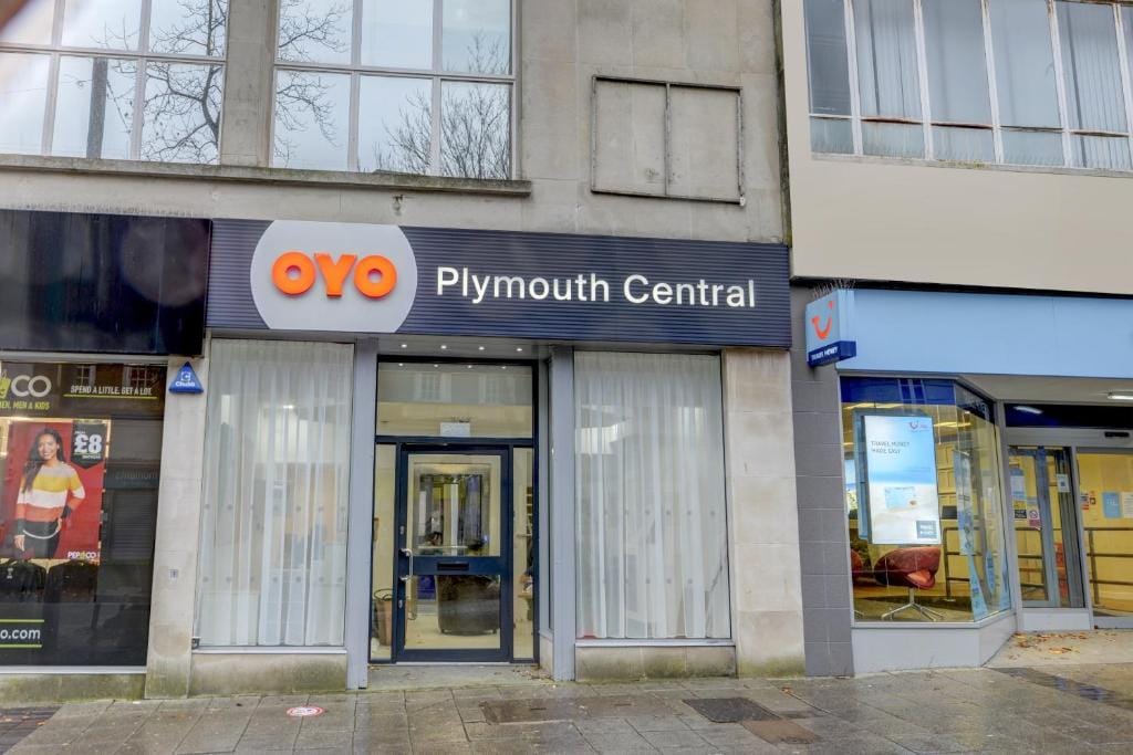 OYO Plymouth Central Hotel - 3-star hotel in Plymouth, Plymouth - photo 1