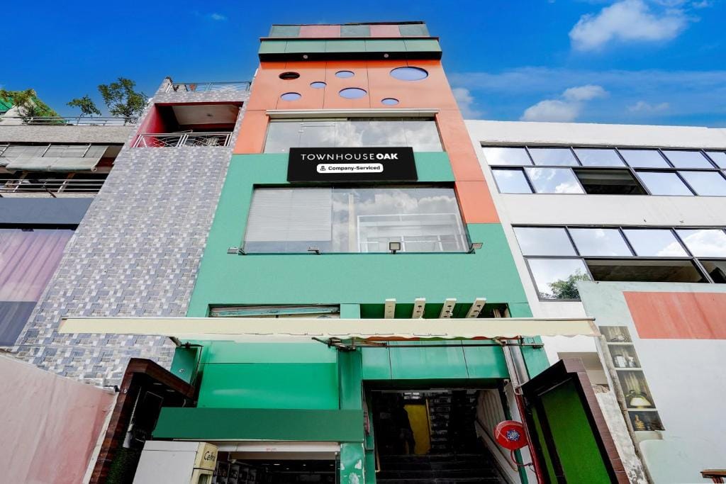 Super OYO Townhouse Oak Prayagraj Allahabad University-Railway Junction Formerly Ballians - Hotel de 4 estrelas em Prayagraj, Prayagraj - photo 1