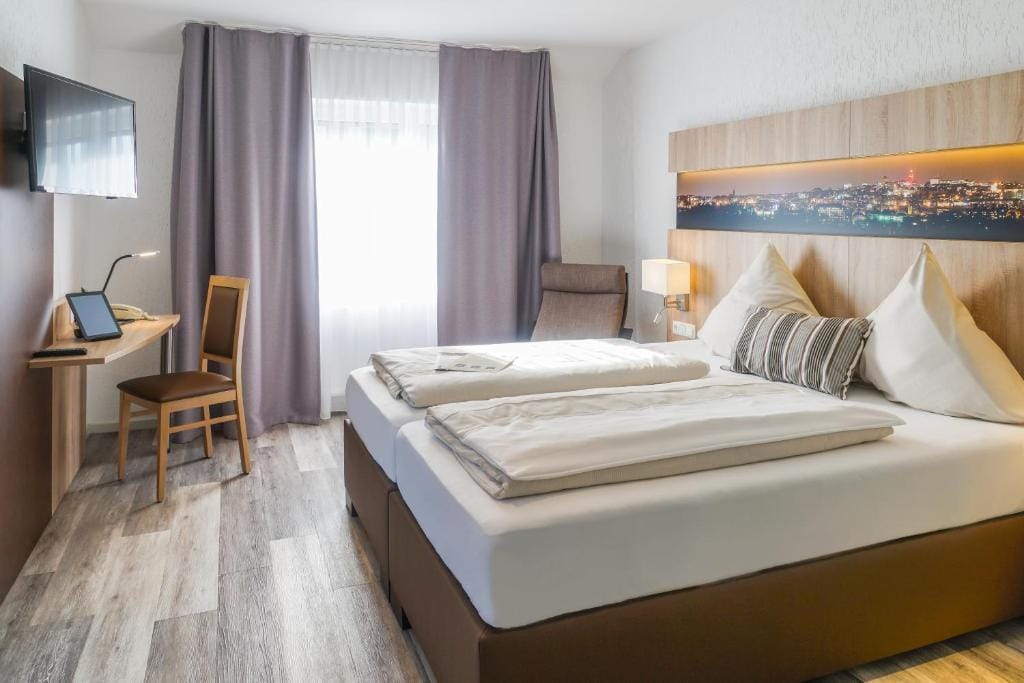 Hotel Restaurant Kromberg - Hotel de 3 estrellas en Remscheid, Remscheid - photo 1