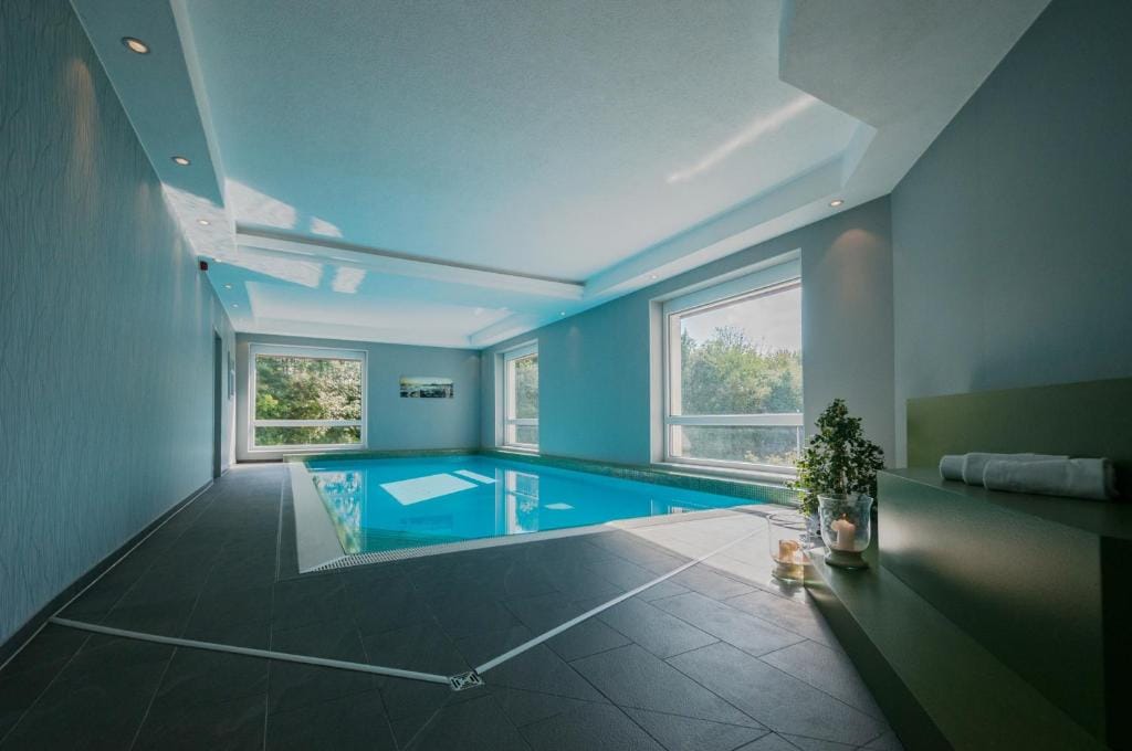 Hotel Fortuna Reutlingen West - 4-star hotel in Reutlingen, Reutlingen - photo 1