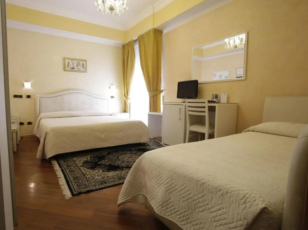 Fachada do Hotel Vienna Ostenda em Marina Centro, Rimini