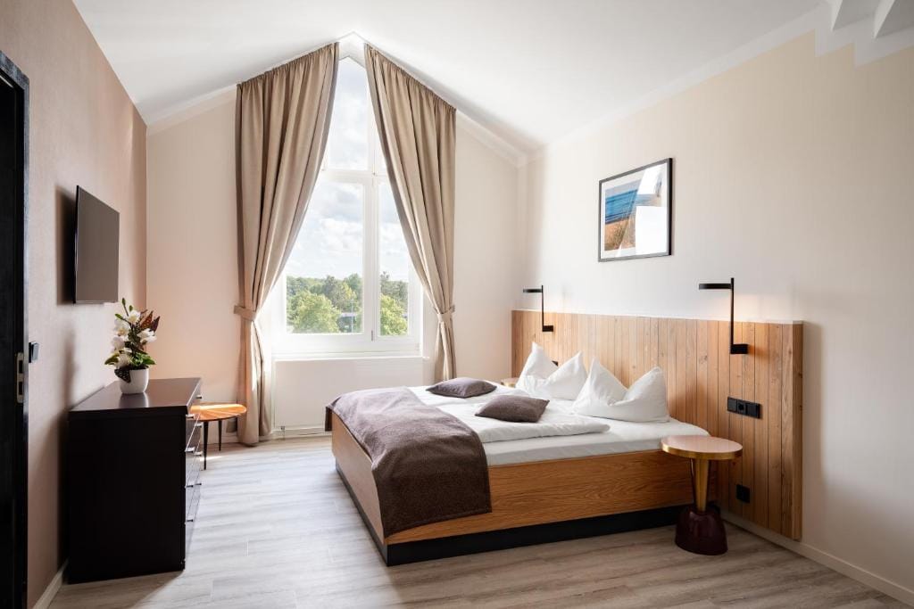 Atrium Hotel Krüger - 3-star hotel in Rostock, Rostock - photo 1