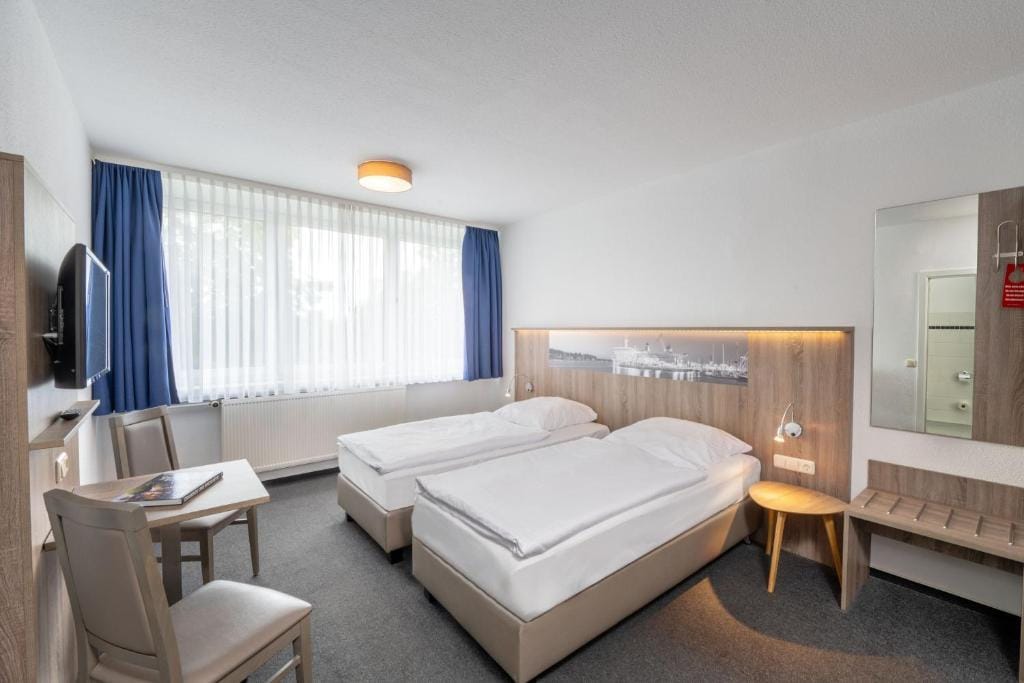 Hotel & Gästehaus Rostock Lütten Klein - 3-star hotel in Rostock, Rostock - photo 1