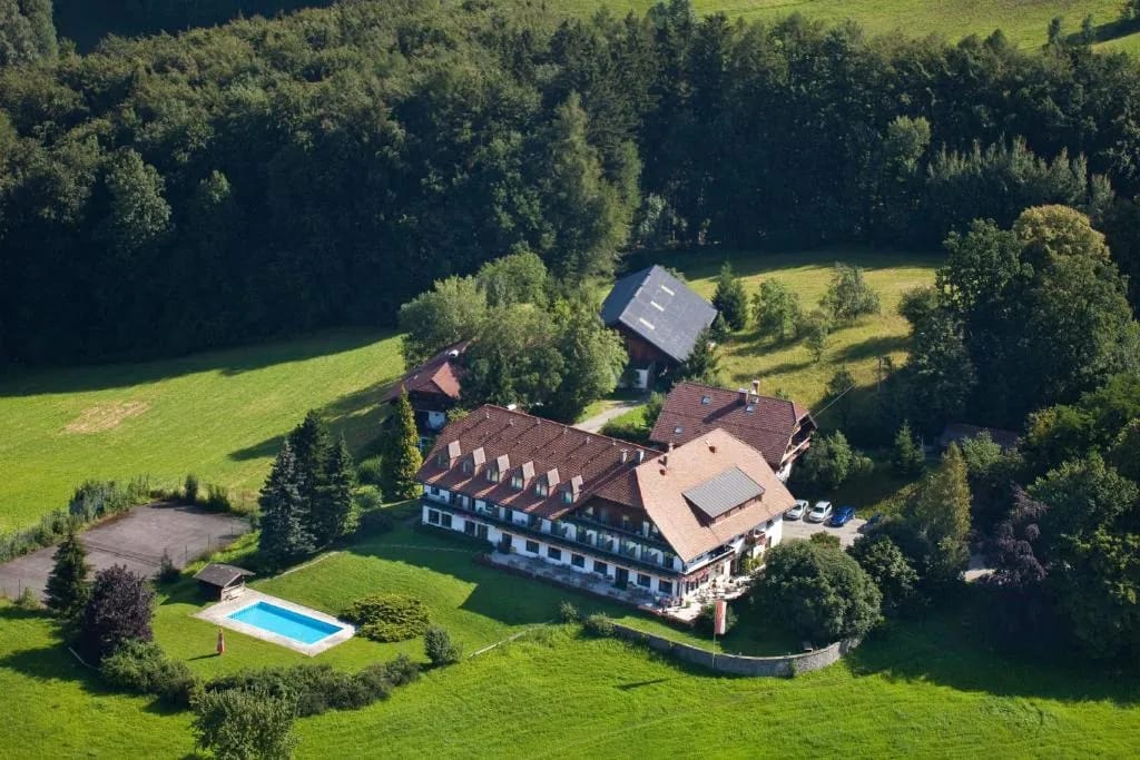 Hotel Schöne Aussicht - Hotel de 3 estrelas em Heuberg, Salzburg outskirts, Salzburg - photo 1