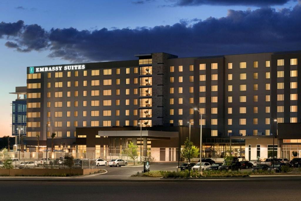 Embassy Suites By Hilton San Antonio Landmark - 4-star hotel in San Antonio, San Antonio - photo 1