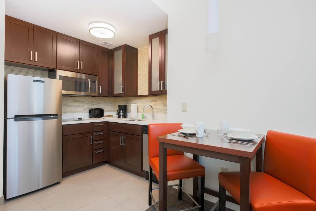 Residence Inn by Marriott San Jose Airport - 4-star hotel in San Jose, San Jose - photo 1