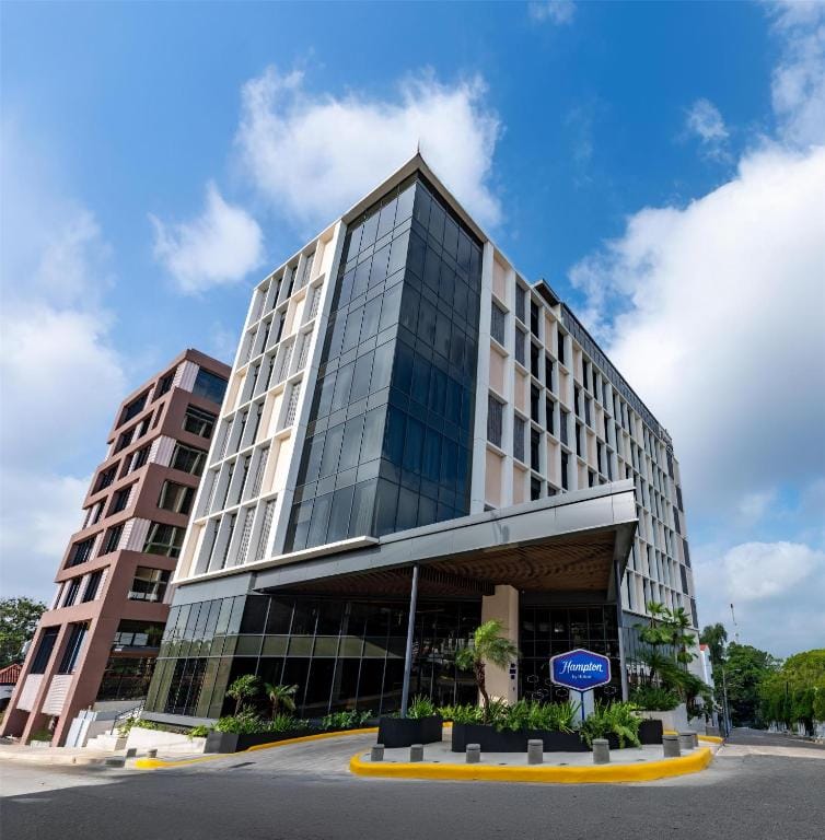 Hotel Hampton By Hilton Santiago De Los Caballeros - 3-star hotel in Santiago de los Caballeros, Santiago de los Caballeros - photo 1