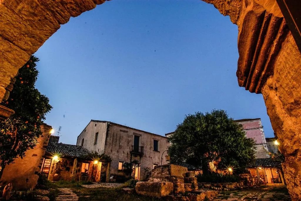 Omu Axiu - Hotel de 3 estrellas en Orroli, Sardinia - photo 1