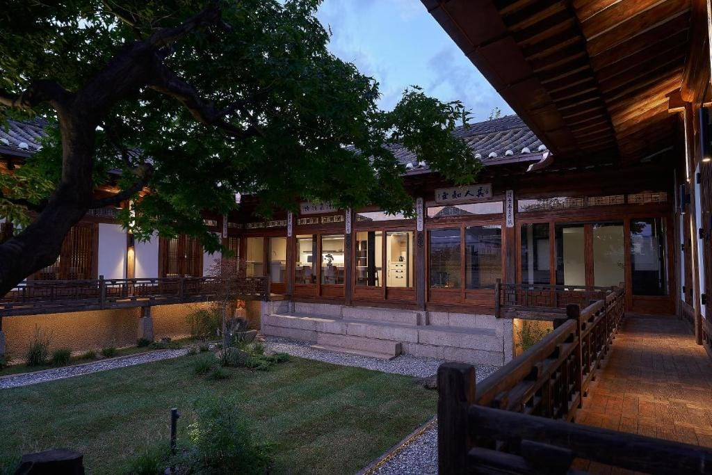 Nostalgia Hanok Hotel - 5-star hotel in Seoul, Seoul - photo 1