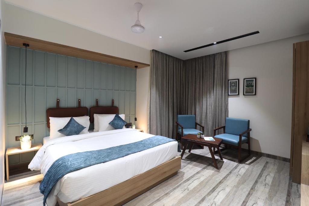 Hotel Chitra Executive - 3-star hotel in Solapur, Solapur - photo 1