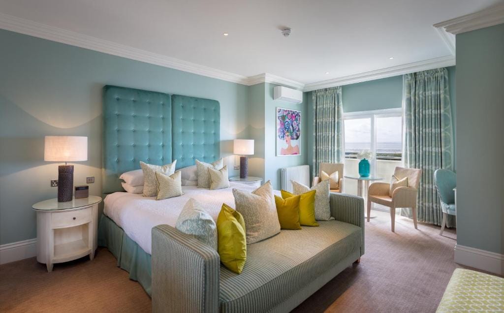 Roslin Beach Hotel - 4-star hotel in Southend-on-Sea, Southend-on-Sea - photo 1