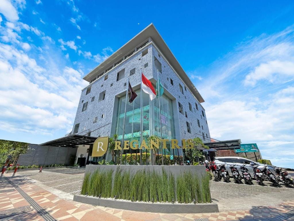 Regantris Surabaya - 3-star hotel in Surabaya, Surabaya - photo 1