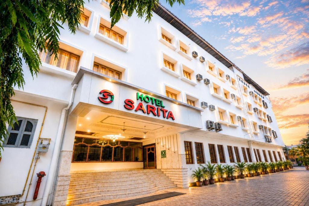 Hotel Sarita - Near Surat Railway Station - 3-star hotel in Surat, Surat - photo 1