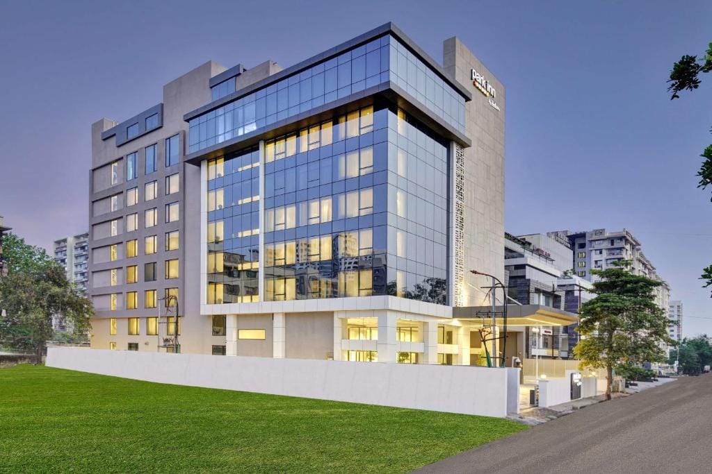 Park Inn by Radisson Surat - 4-star hotel in Surat, Surat - photo 1